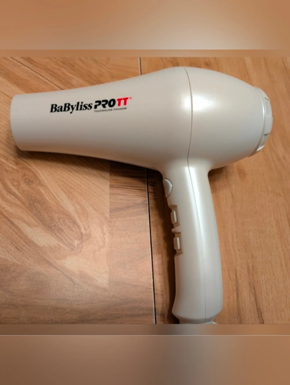 Babyliss PRO TT Hairdryer Blow-dryer White - Picture 1 of 3